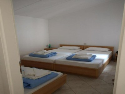 Apartment Lumbarda Resort Apartments - Comfort Two-Bedroom Apartment  D5 - Features photo 13