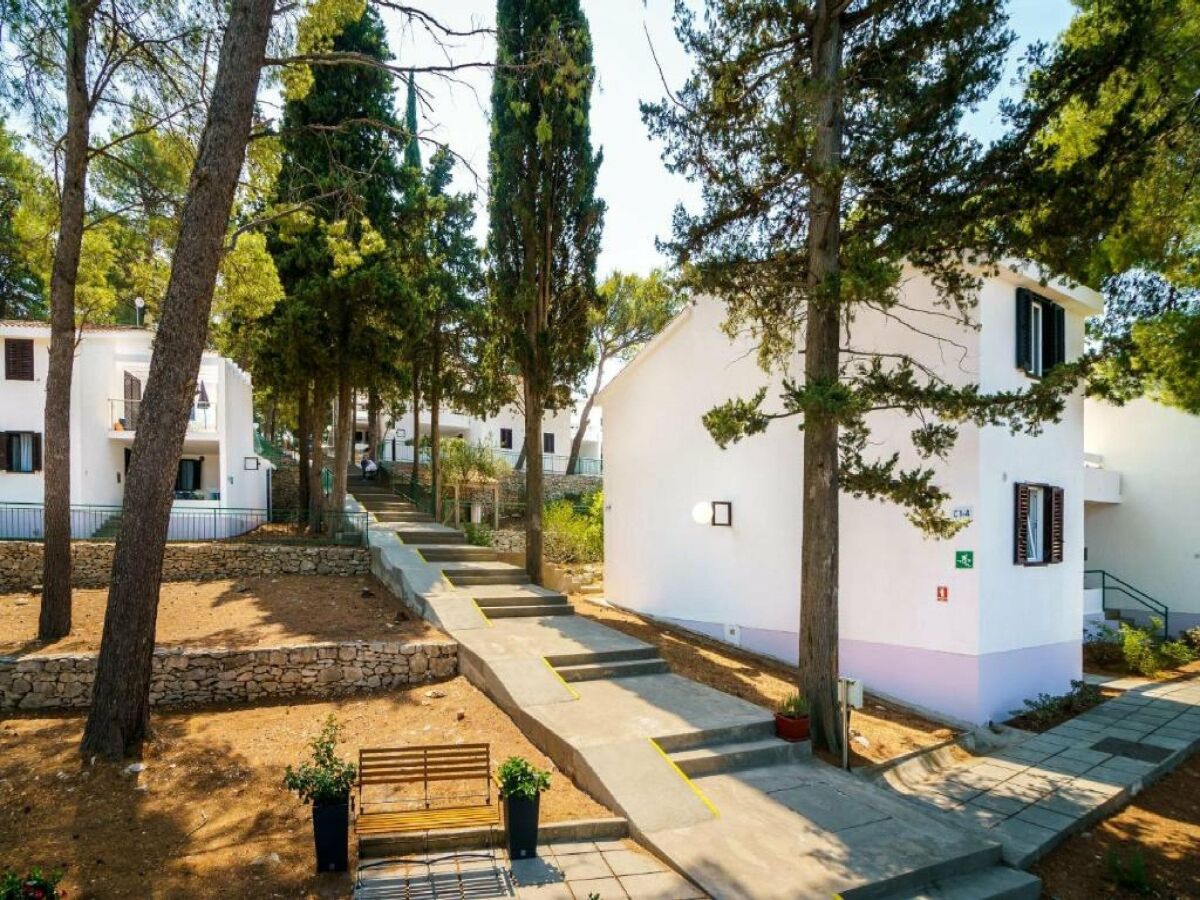 Apartment Lumbarda Resort Apartments - Superior Two bedroom Apartment with Mountain View  E1 - Outdoor photo 3