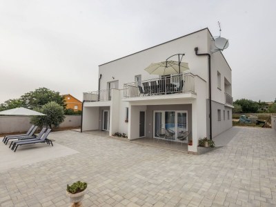 Holiday house Holiday Home Milutin 1 - Four Bedroom Holiday Home with Private Pool - Outdoor photo 2