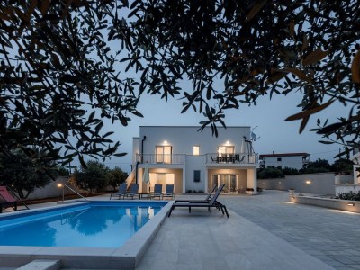 Holiday house Holiday Home Milutin 1 - Four Bedroom Holiday Home with Private Pool - Outdoor photo 6