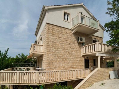 Apartment Elegant Sutivan Apartments with Balcony - Two Bedroom Apartment with Balcony - Outdoor photo 8