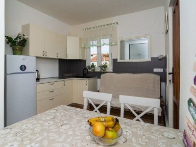 Apartment Elegant Sutivan Apartments with Balcony - Two Bedroom Apartment with Balcony - Features photo 12