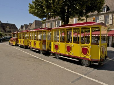Holiday park Bungalow in Lanzac with Panoramic Views - Environment photo 26
