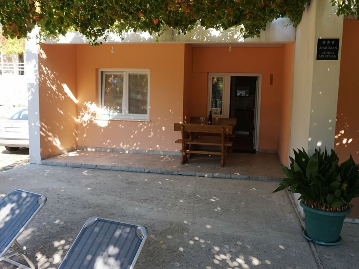 Apartment Beach House Žuljana - Two Bedroom Apartment with Terrace 2