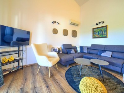 Apartment Two Bedroom Apartment with Terrace and Sea View - Features photo 2