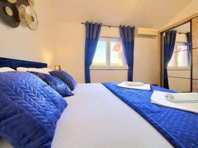 Apartment Two Bedroom Apartment with Terrace and Sea View - Features photo 12