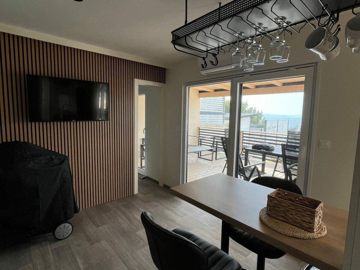 caravan Two Bedroom Mobile Home with Terrace and Sea View - Features photo 3