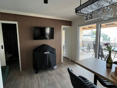 caravan Two Bedroom Mobile Home with Terrace and Sea View - Features photo 7