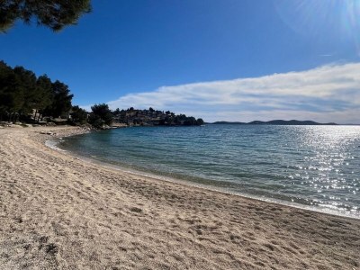 caravan Two Bedroom Mobile Home with Terrace and Sea View - Outdoor photo 9