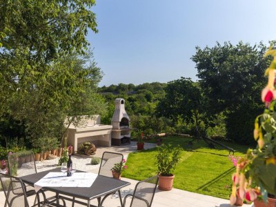 Apartment Standard Two Bedroom Apartment with Balcony and Pool in Vrh - Apartment