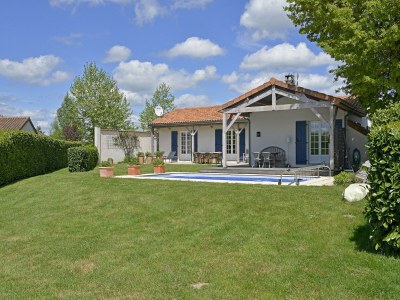 Holiday park Villa in Frankreich mit Pool in Deux-Sèvres - Holiday park