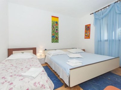 Apartment Apartment MAKS - 2 Bedroom - Features photo 10