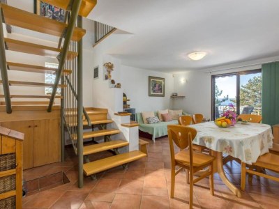 Apartment Apartment Villa Mirna - Three Bedroom Apartment with Balcony and Sea View - Features photo 12