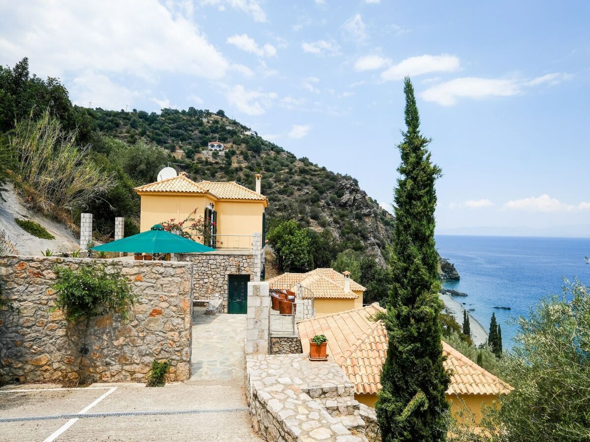 Villa Villa in Pera Melana near Kissakas Beach