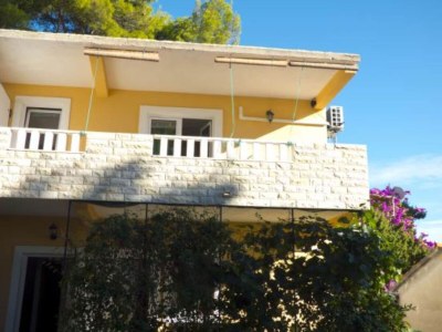 Apartment Beachfront Apartments Plaža - Two Bedroom Apartment A2 in Hvar - Apartment