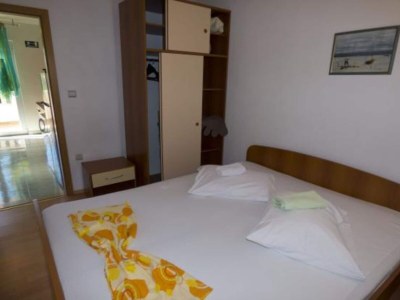 Apartment Beachfront Apartments Plaža - Two Bedroom Apartment A2 - Features photo 4