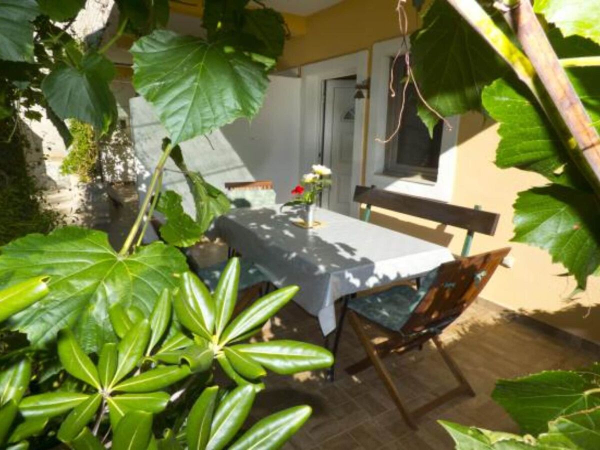 Apartment Beachfront Apartments Plaža - Two Bedroom Apartment A4