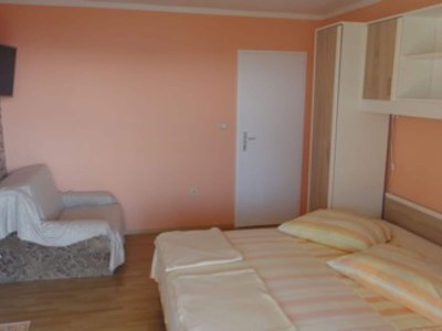 Apartment Seafront Apartments Pretner - Comfort Studio Apartment with Balcony and Sea View - Features photo 6