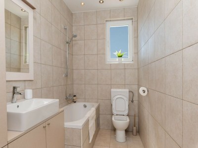 Holiday house Holiday Home Lea - Three Bedroom Holiday Home with Terrace and Sea View - Features photo 34