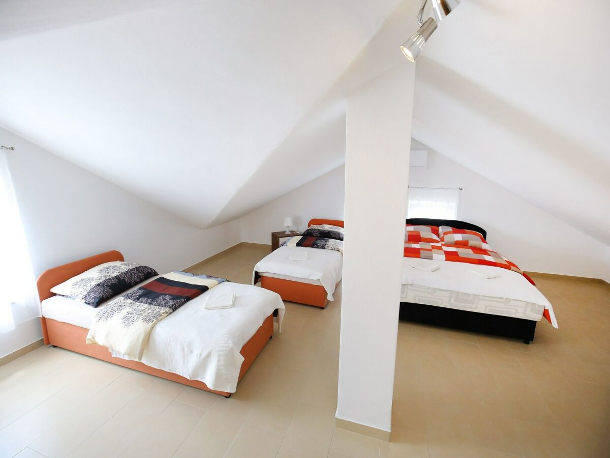 Apartment Apartments Kapetan - Two Bedroom Apartment with Terrace - Outdoor photo 3