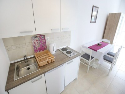 Apartment Apartments Kapetan - Two Bedroom Apartment with Terrace - Outdoor photo 8