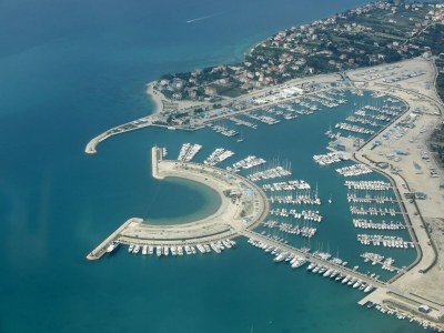 Apartment Apartments Kapetan - Two Bedroom Apartment with Terrace - Outdoor photo 14