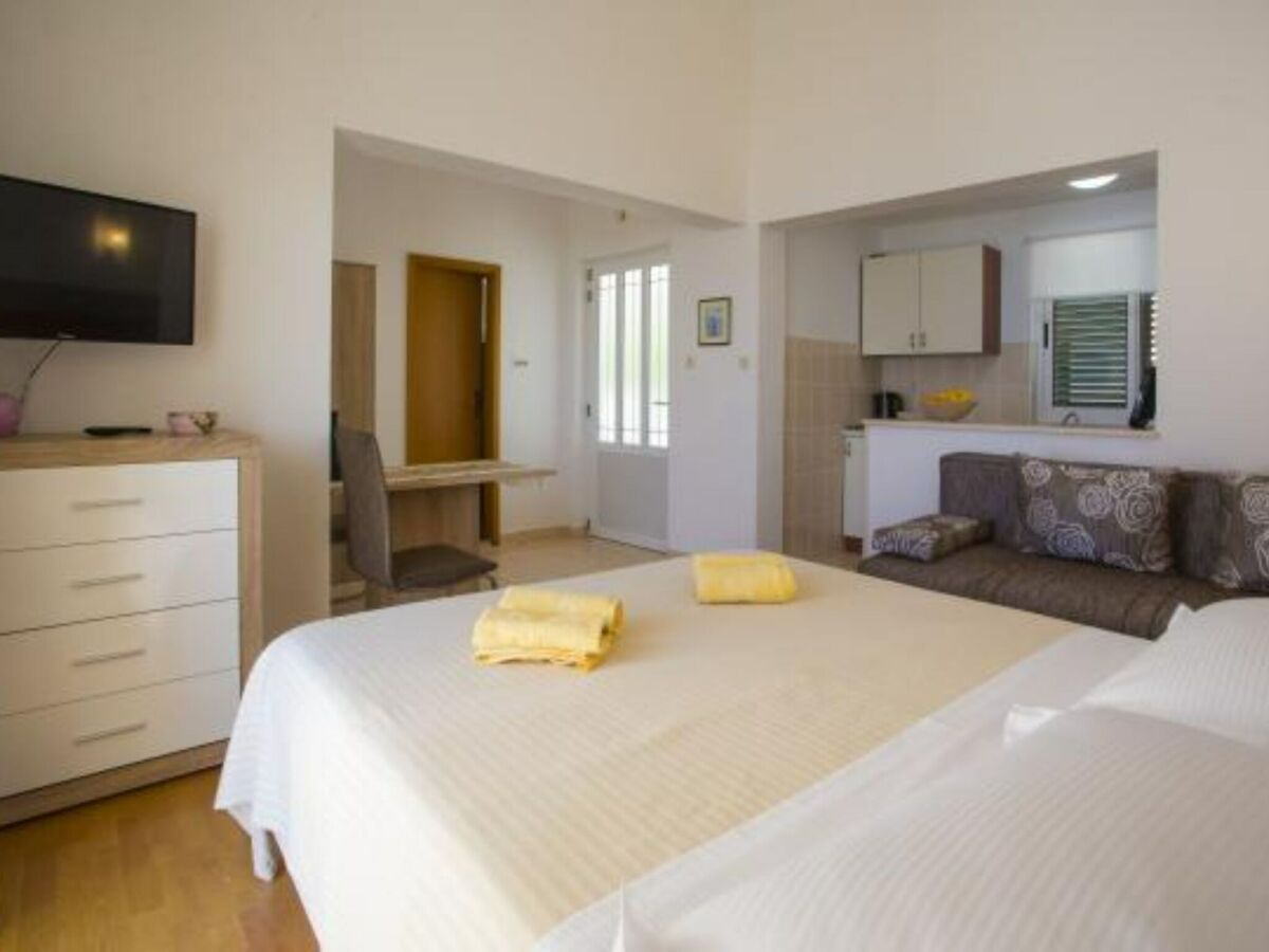 Apartment Sea View Apartments Lendic Podgora - Classic Studio Apartment with Terrace and Sea View - Features photo 5