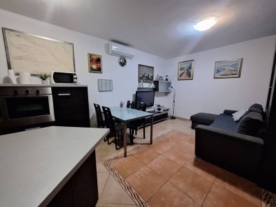 Holiday house Peaceful Island Haven with Pool, BBQ & Games Area - Four Bedroom Holiday Home - Features photo 13