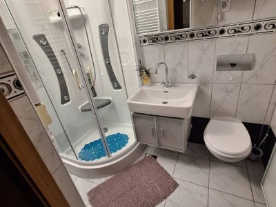 Holiday house Peaceful Island Haven with Pool, BBQ & Games Area - Four Bedroom Holiday Home - Features photo 15