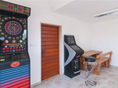 Holiday house Peaceful Island Haven with Pool, BBQ & Games Area - Four Bedroom Holiday Home - Outdoor photo 19