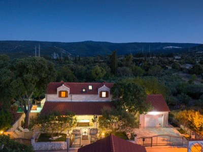 Holiday house Peaceful Island Haven with Pool, BBQ & Games Area - Four Bedroom Holiday Home - Outdoor photo 29