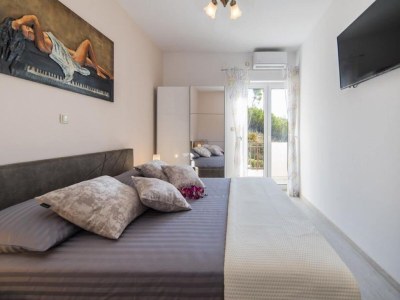 Apartment Apartments Tafra - One Bedroom Apartment - Features photo 4