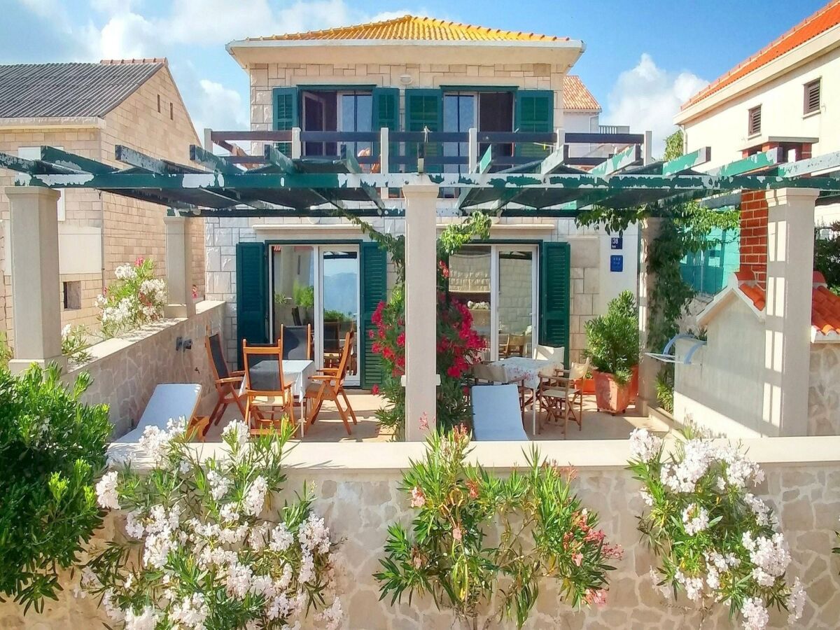 Apartment Apartments Gracin - One Bedroom Apartment with Terrace (A1) - Outdoor photo 4