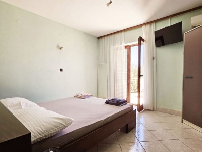 Apartment Apartments Željka - Studio Apartment with Terrace with Sea View (6) - Features photo 11