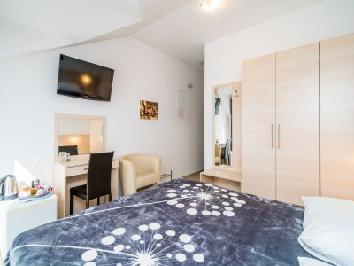 Apartment Villa Samba - Two Bedroom Apartment with Balcony and Sea View - Features photo 11