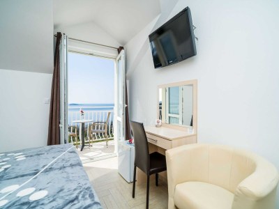 Apartment Villa Samba - Two Bedroom Apartment with Balcony and Sea View - Features photo 24