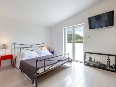 Villa Serene Rural Villa with Pool, Sun Deck, and Children's Play Area - Five Bedroom Villa - Features photo 16