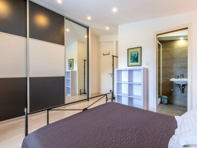 Villa Serene Rural Villa with Pool, Sun Deck, and Children's Play Area - Five Bedroom Villa - Features photo 21