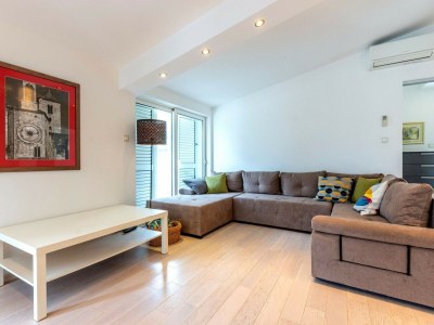 Villa Serene Rural Villa with Pool, Sun Deck, and Children's Play Area - Five Bedroom Villa - Features photo 26