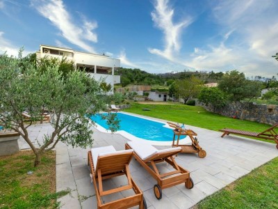 Villa Serene Rural Villa with Pool, Sun Deck, and Children's Play Area - Five Bedroom Villa - Outdoor photo 41