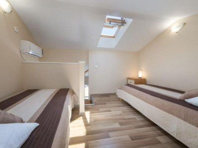 Apartment Apartments Nmn - Studio Apartment with Balcony 3 - Features photo 16