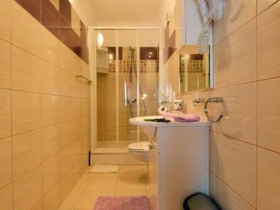 Apartment Authentic Istrian Rooms for Unforgettable Stays - Double Room with Balcony - Features photo 13