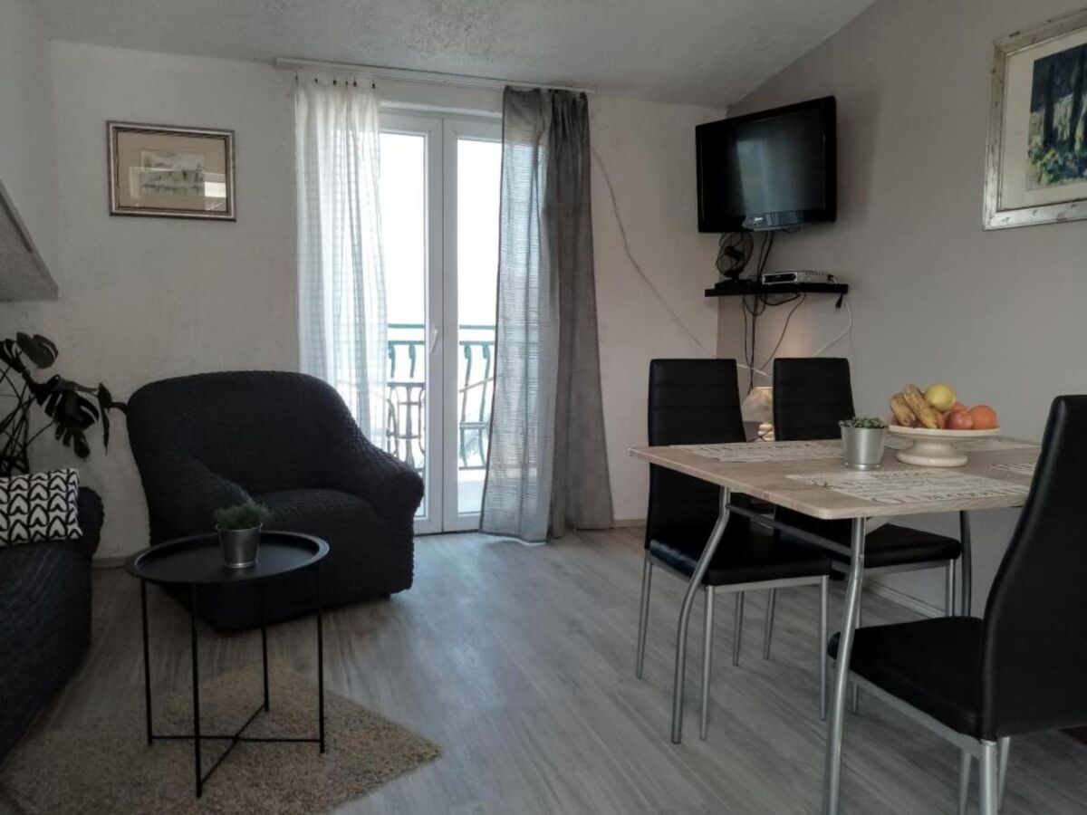 Apartment Apartments Silva - Superior Two Bedroom Apartment with Balcony and Sea View - Features photo 3