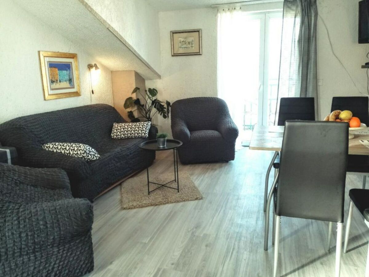 Apartment Apartments Silva - Superior Two Bedroom Apartment with Balcony and Sea View - Features photo 4