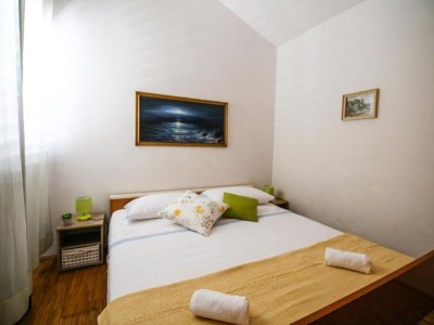 Apartment Apartment Darmy - Two Bedroom Apartment - Features photo 11