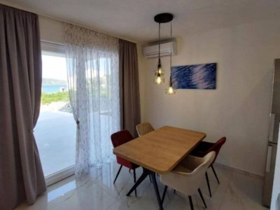 Villa Villa Tamaris - Two Bedroom Holiday Home with Terrace and Swimming pool - Features photo 4