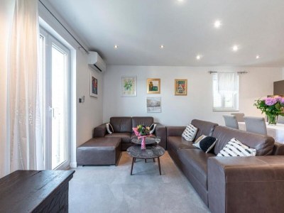 Apartment Apartments Meri & Karla - Two Bedroom Apartment with Balcony and Bridge View - Outdoor photo 2