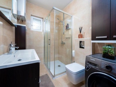 Apartment Apartments Meri & Karla - Two Bedroom Apartment with Balcony and Bridge View - Features photo 13