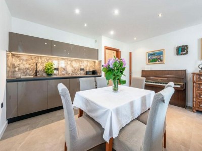 Apartment Apartments Meri & Karla - Two Bedroom Apartment with Balcony and Bridge View - Features photo 14