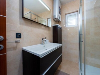 Apartment Apartments Meri & Karla - Two Bedroom Apartment with Balcony and Bridge View - Features photo 21